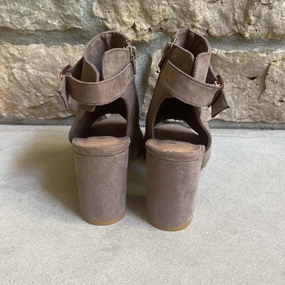 Open toe booties - Picture 4 of 7